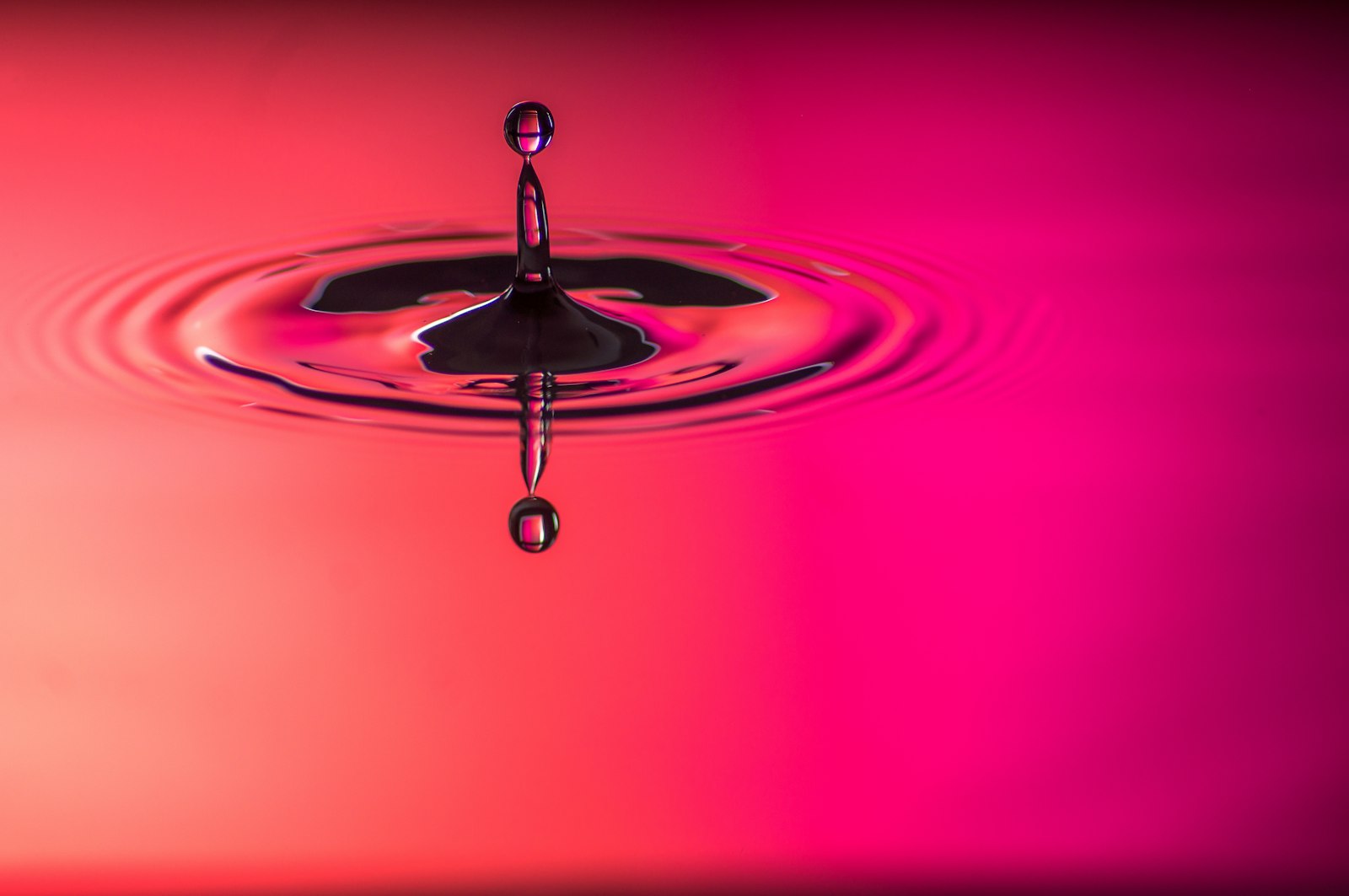 Sony Alpha DSLR-A580 sample photo. Water drops photography