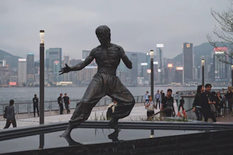 Bruce Lee statue