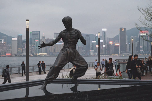 Bruce Lee statue