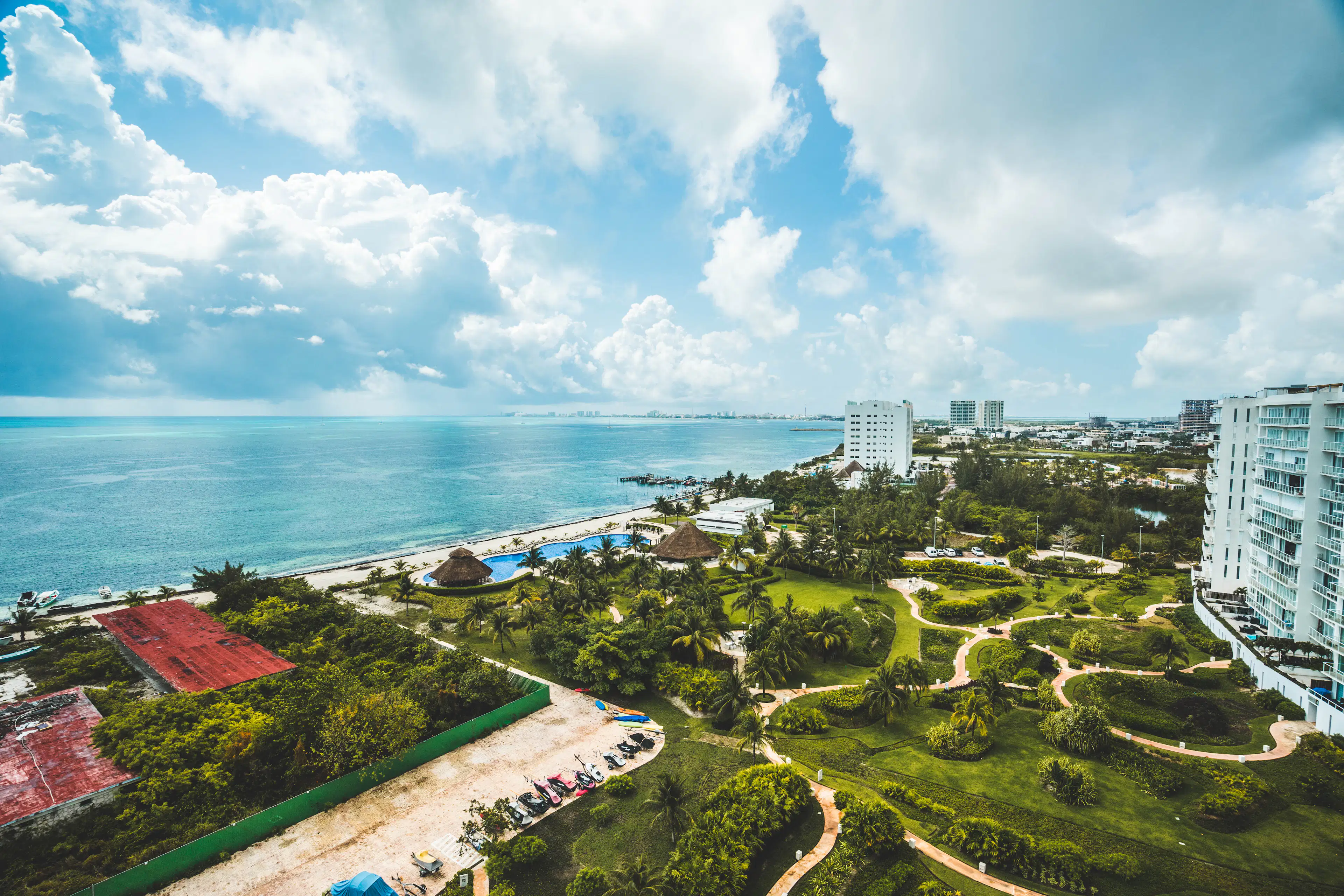 Cancún, Mexico — turquoise sea along the resort Hotel Zone