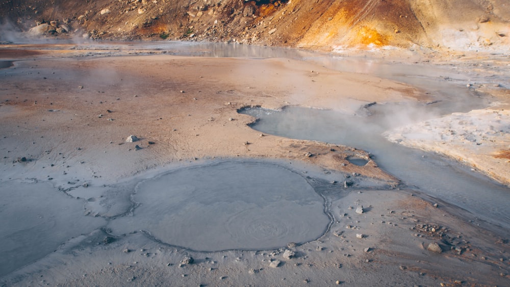 Cuerpo de agua calentada durante el día