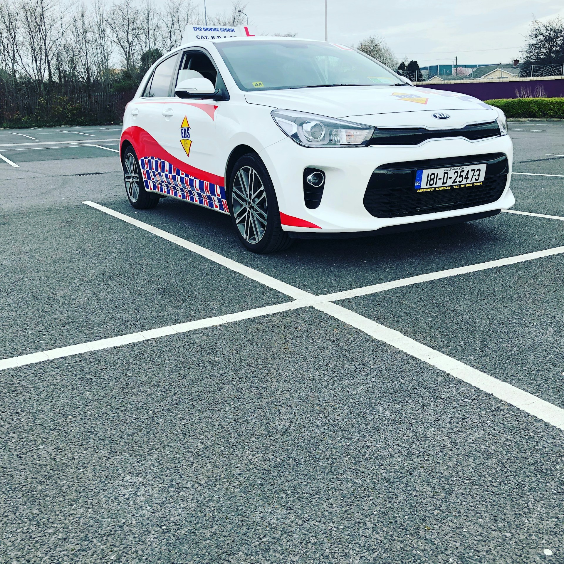 gray computer monitor