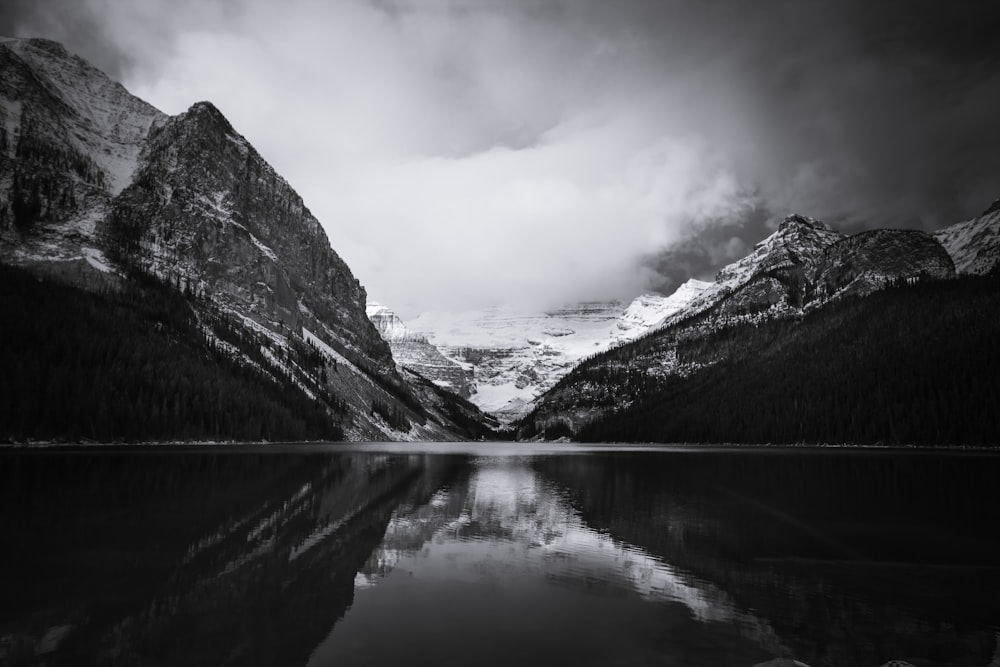 mountain cover with snow photography