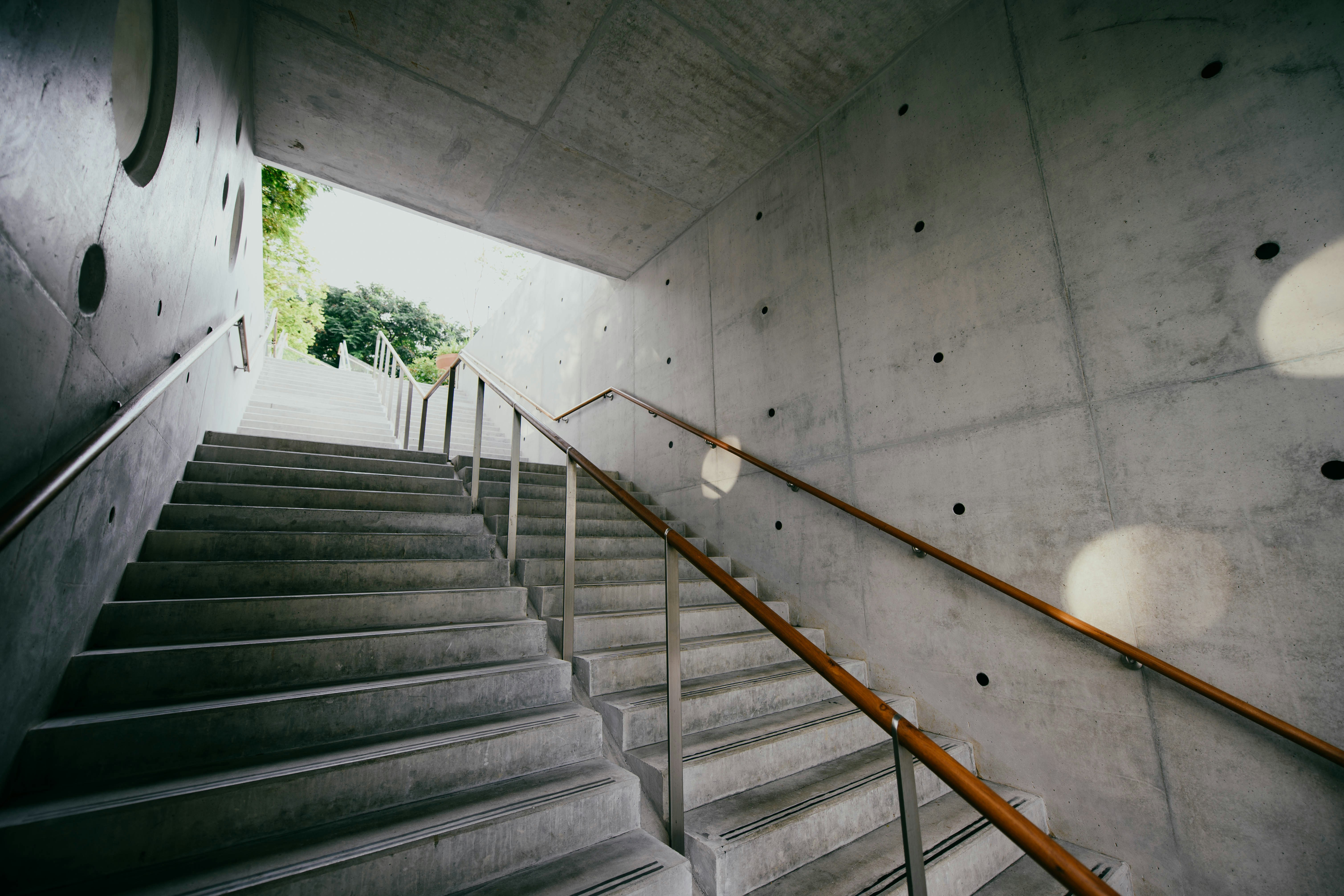 Banister Handrail Staircase And Grey Hd Photo By Chuttersnap
