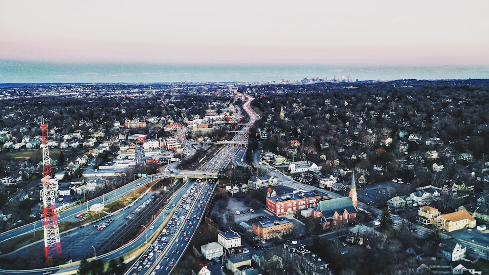 Luftaufnahme der Stadt bei Tag