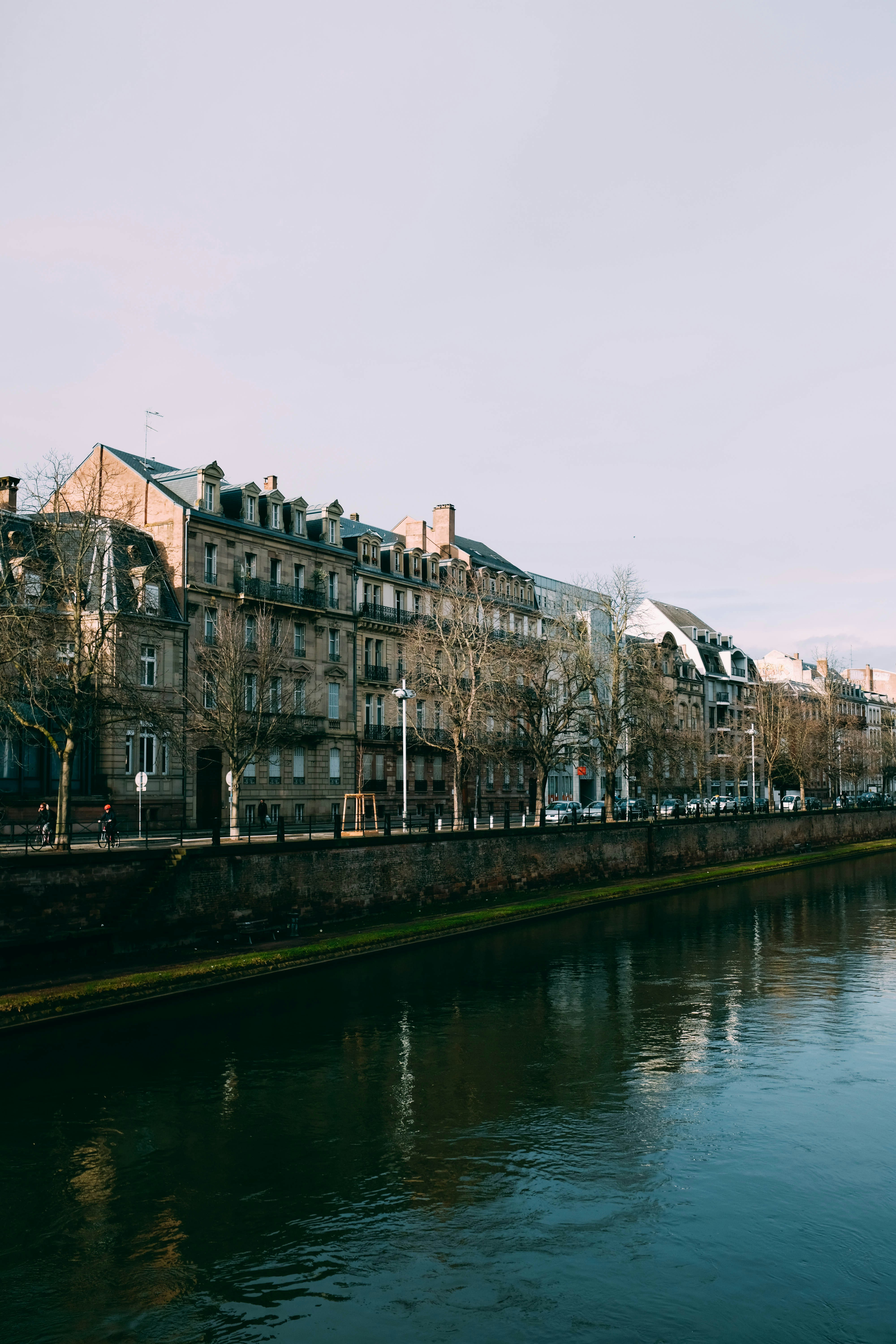 Photo by adrienolichon