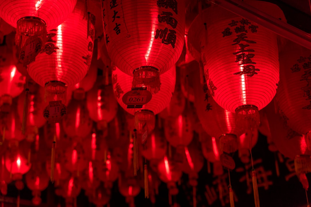 red japanese lanterns