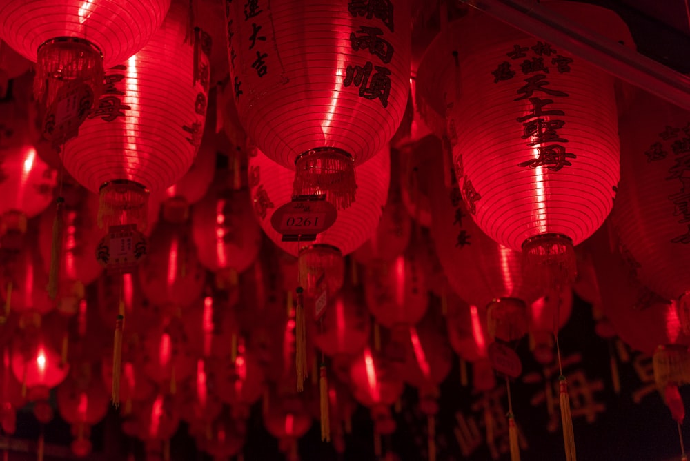 red japanese lanterns