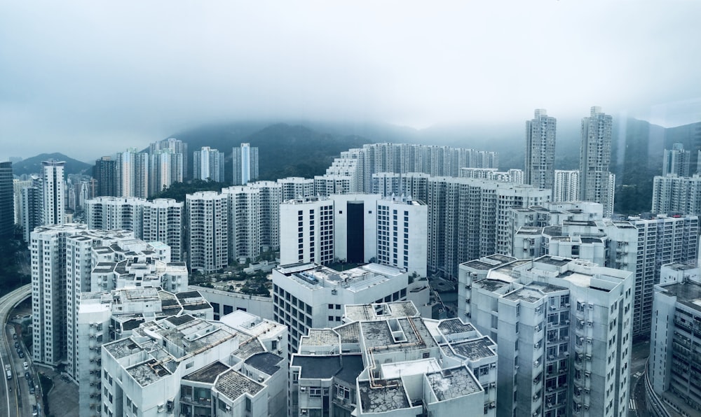 Fotografía de vista aérea de edificios de gran altura