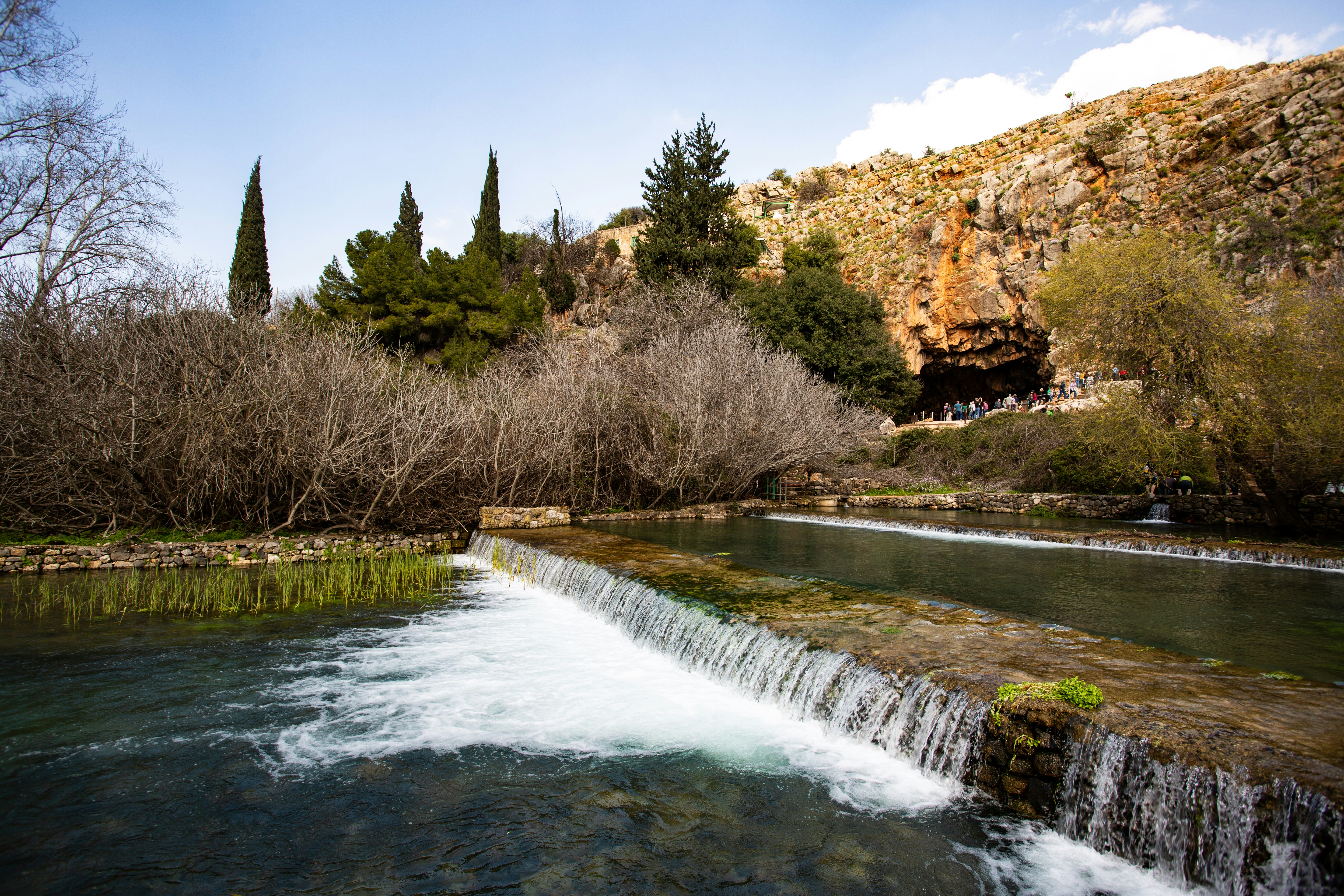 waterfall during daytime