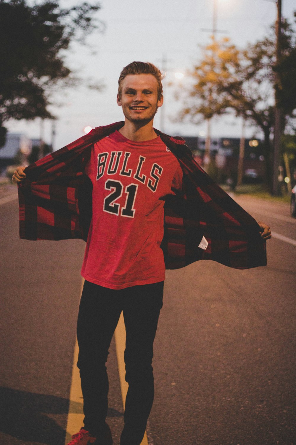 Man wearing Chicago Bulls 21 jersey shirt photo – Free Grey Image on  Unsplash