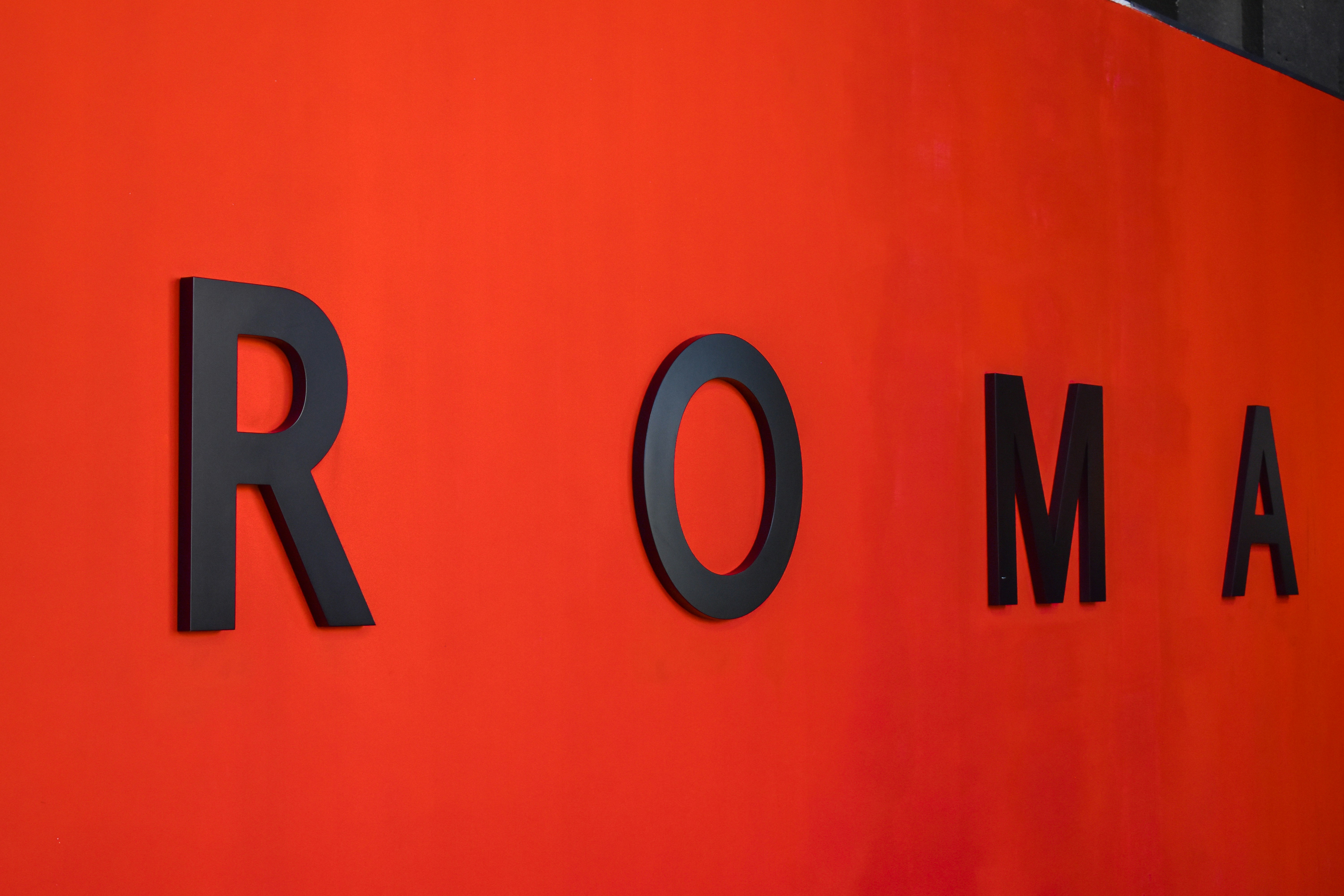 AS Roma Secures Narrow Victory Against Midtjylland