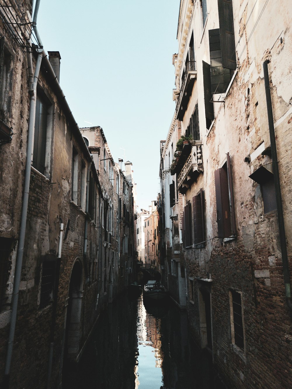 canal surrounded by buildings