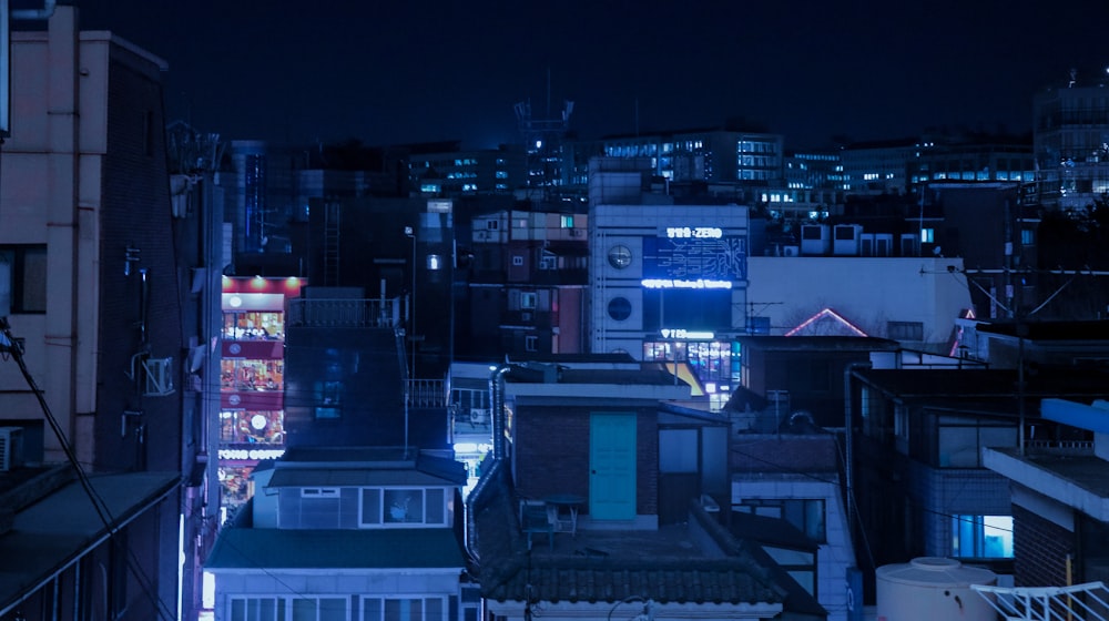 夜の建物