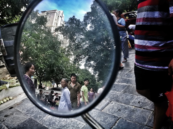 Zrkadlový život: Riziko, ktoré môže ohroziť existenciu ľudstva