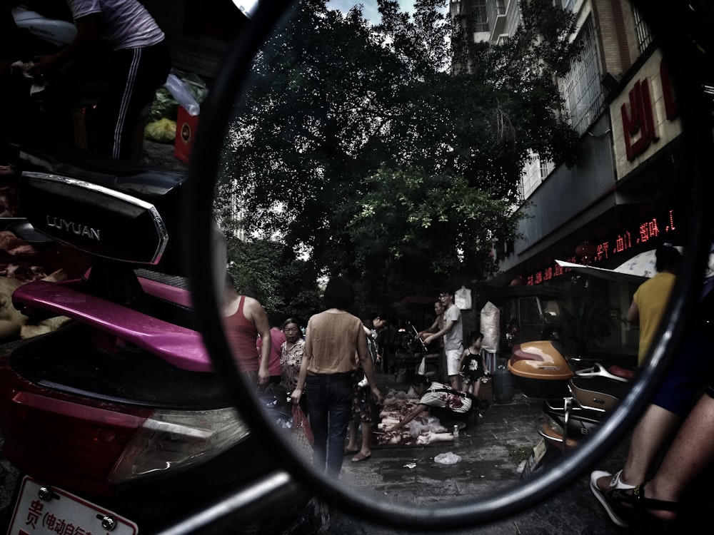 Prendre une photo à l’aide d’un rétroviseur latéral de moto