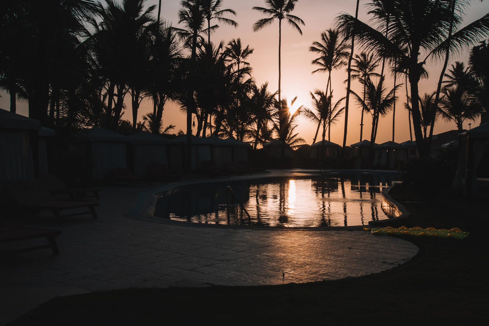 Piscina al atardecer