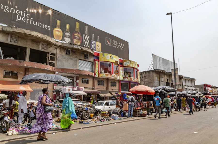 Artère commerçante à Abidjan