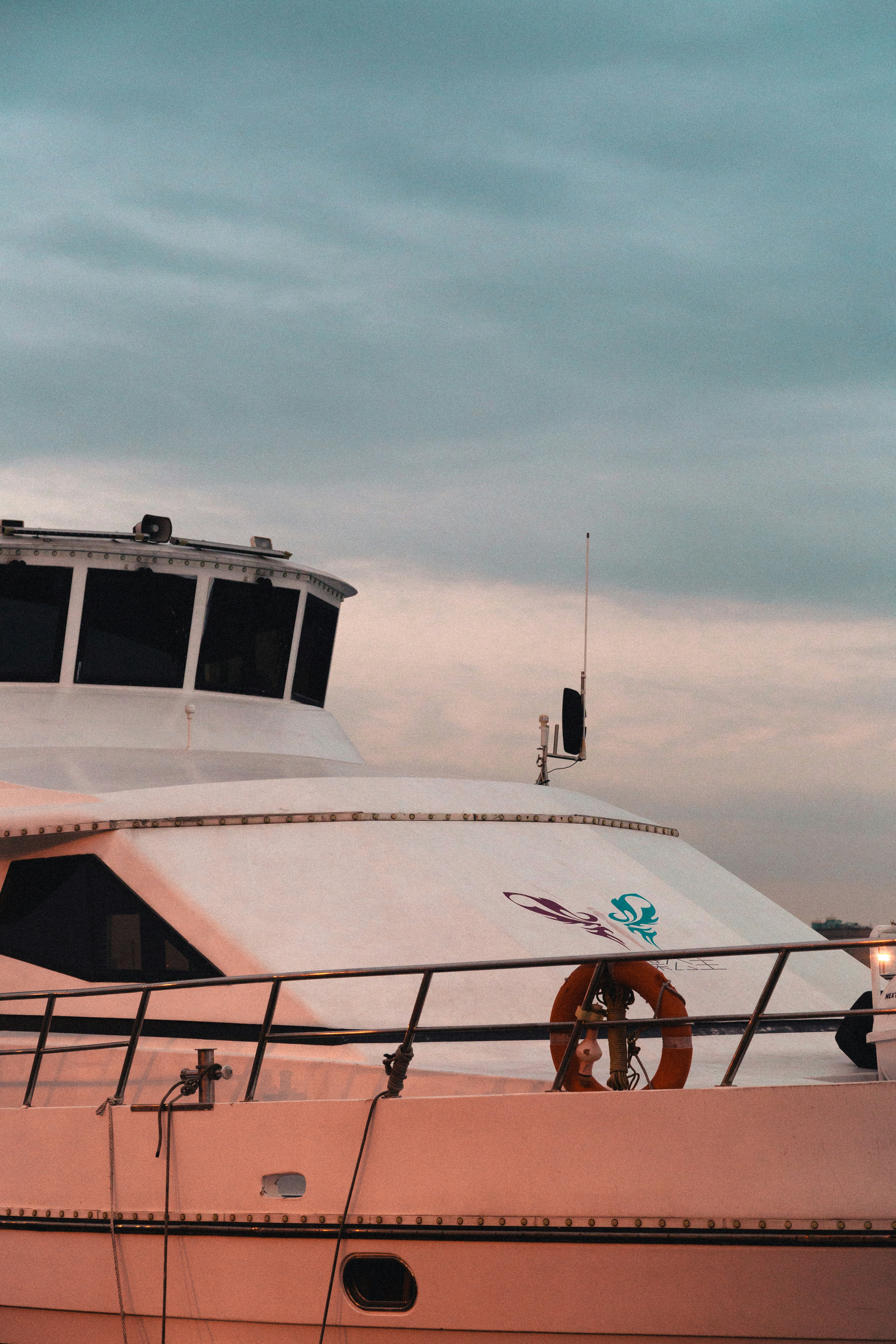 Photo by lysanderyuen