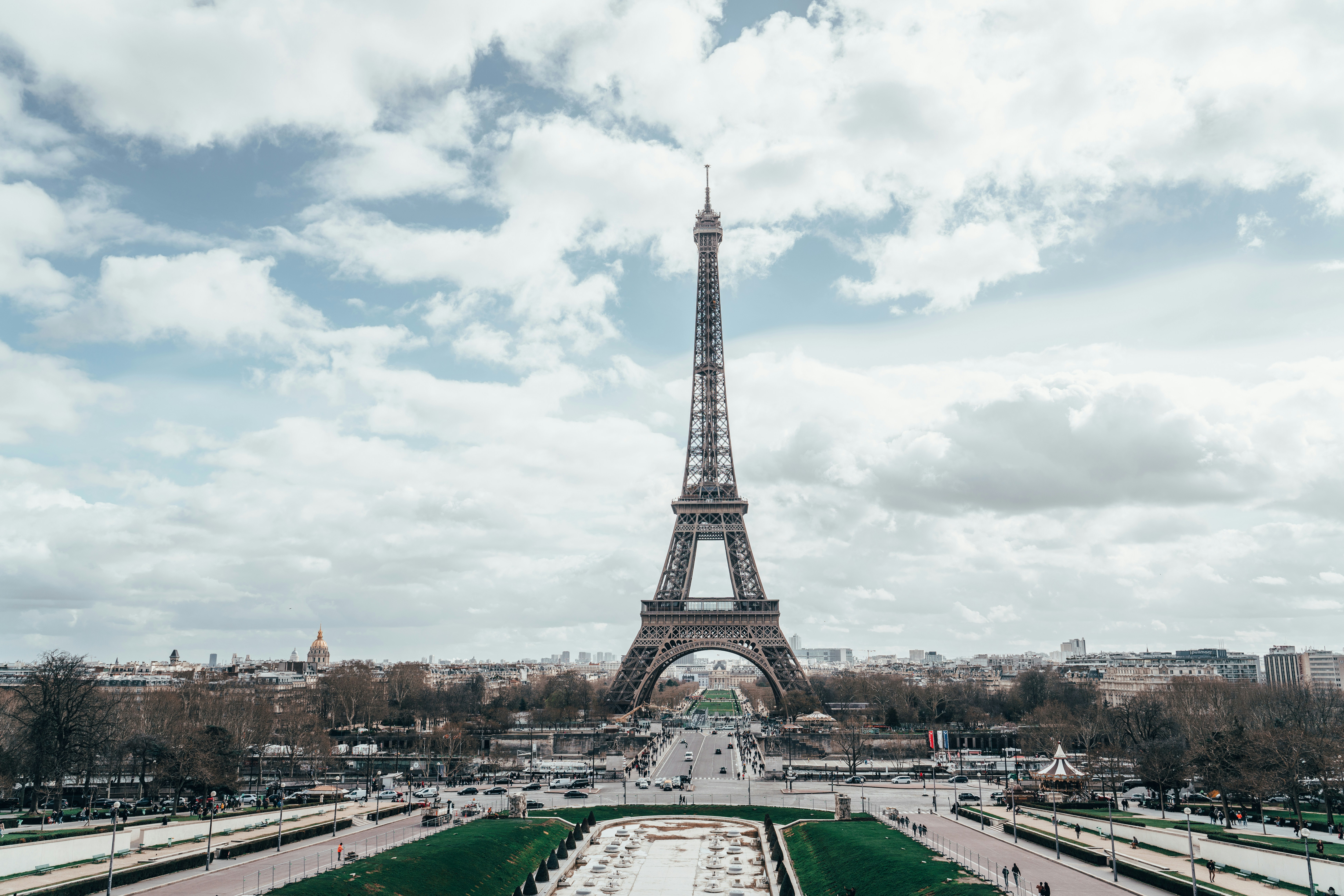 昼間のパリ エッフェル塔の写真 Unsplashで見つける青いの無料写真