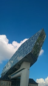 Finished modern building showcasing cig's craftsmanship under a clear sky.