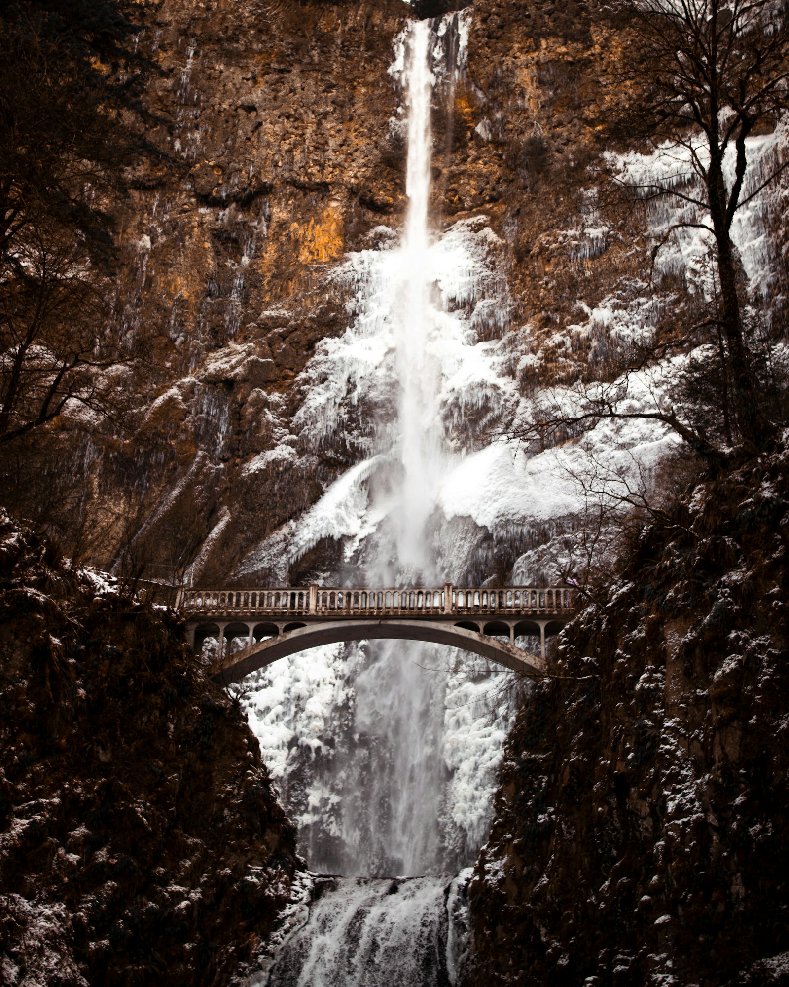 Canon EOS 80D + Sigma 24mm F1.4 DG HSM Art sample photo. Bridge near waterfalls photography