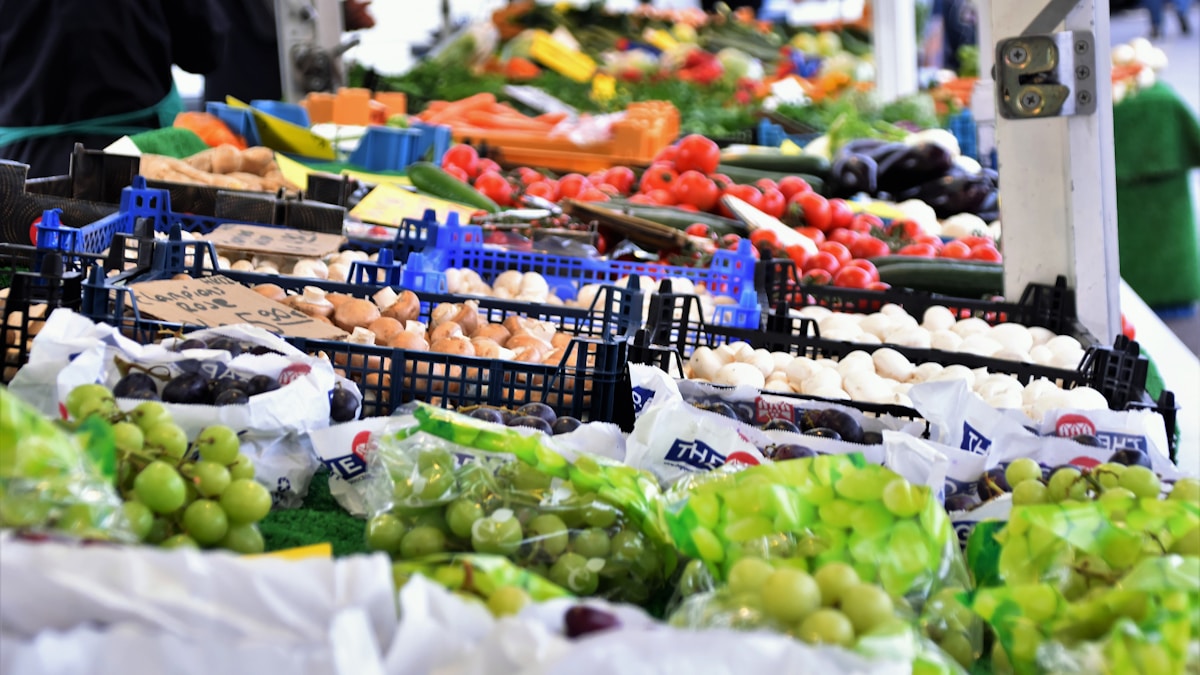 grapes fruit on display