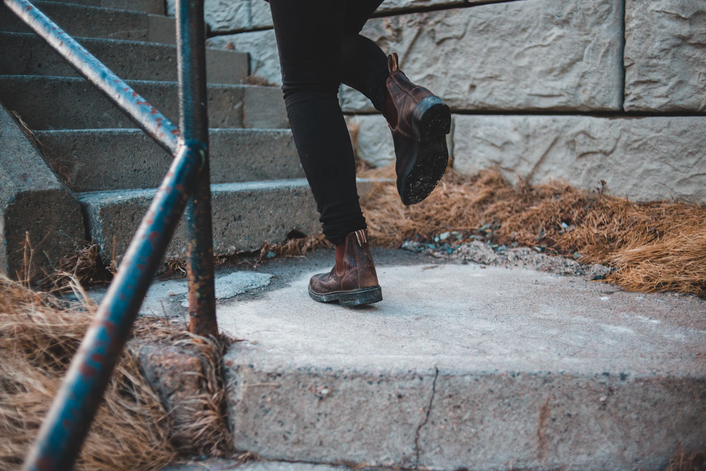 A winding path forward, the shape of a habit forming over days
