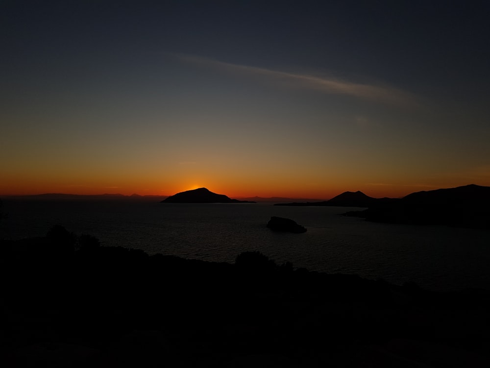 silhouette photography of mountain