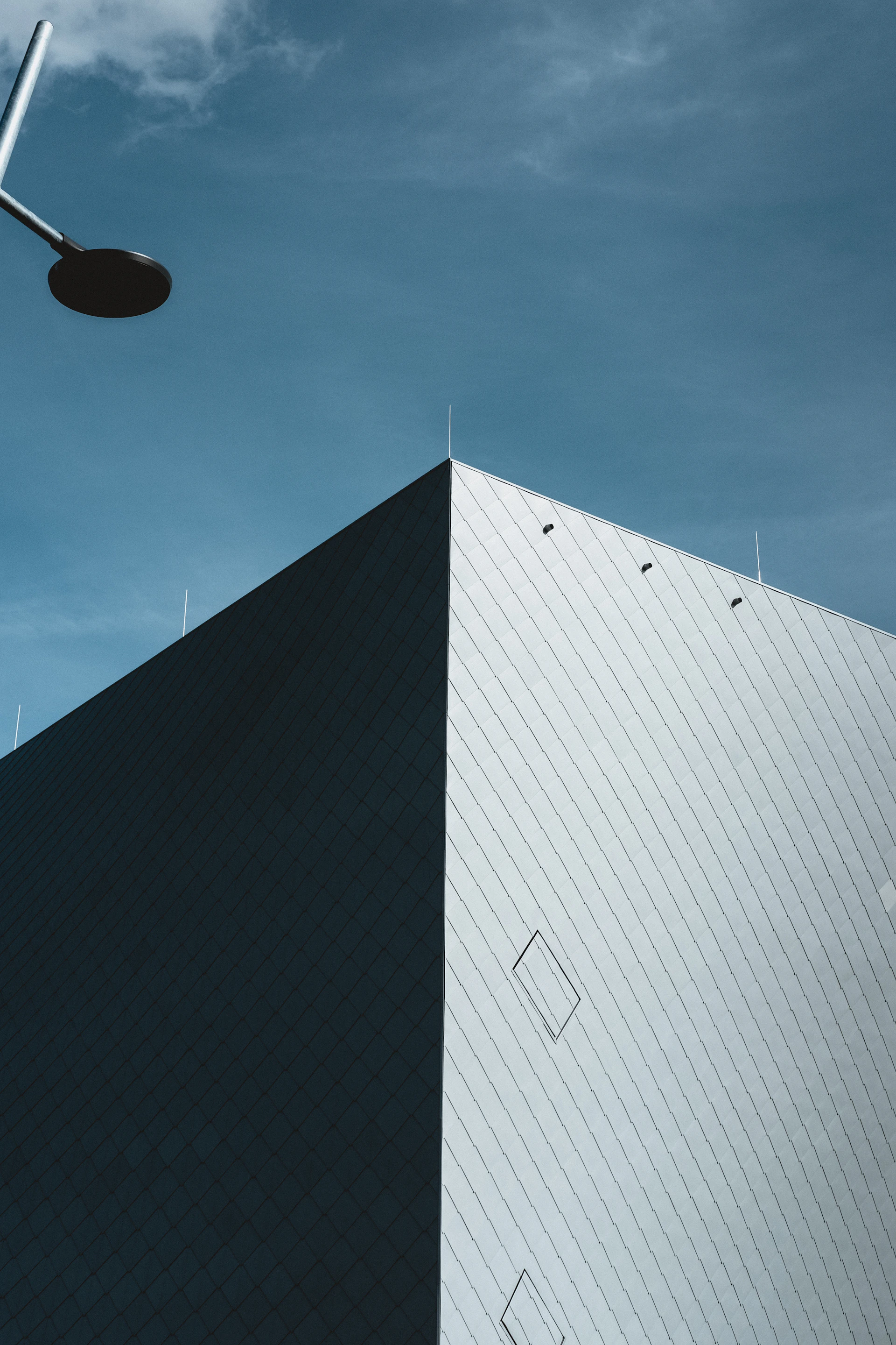 gray concrete building