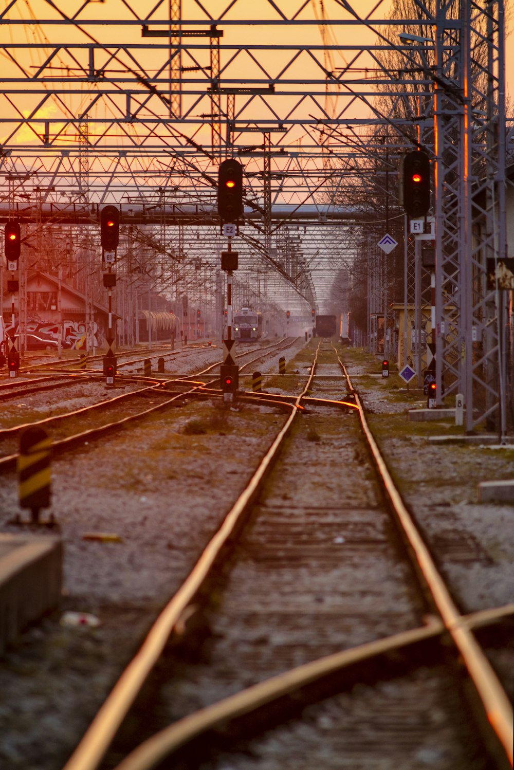 500+ Railway Track Pictures [HD]  Download Free Images on Unsplash