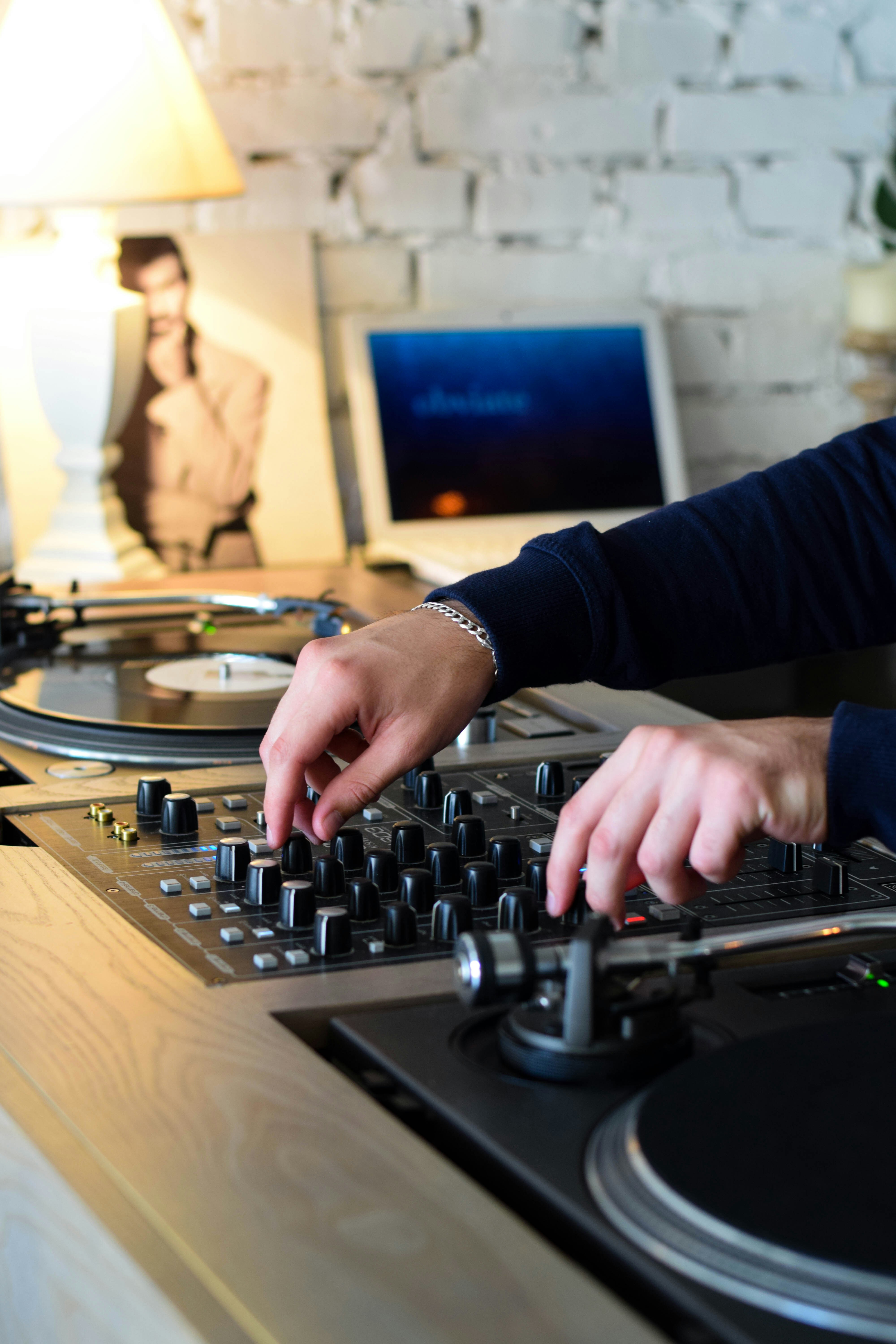 Définition de disc jockey Dictionnaire français