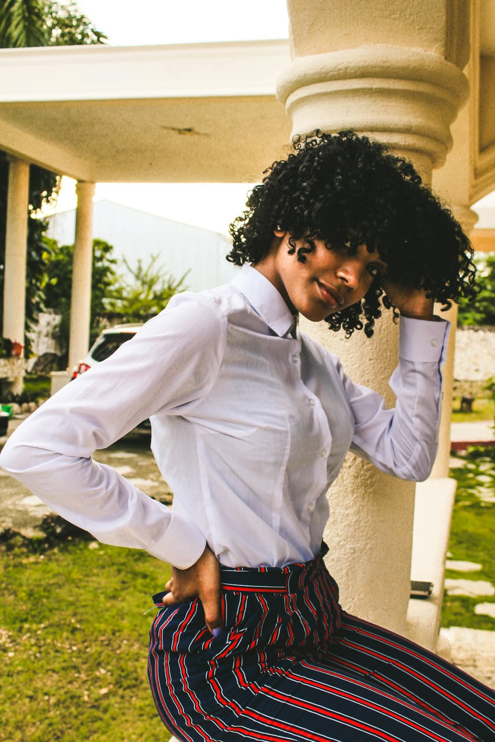 woman wearing white dress shirt