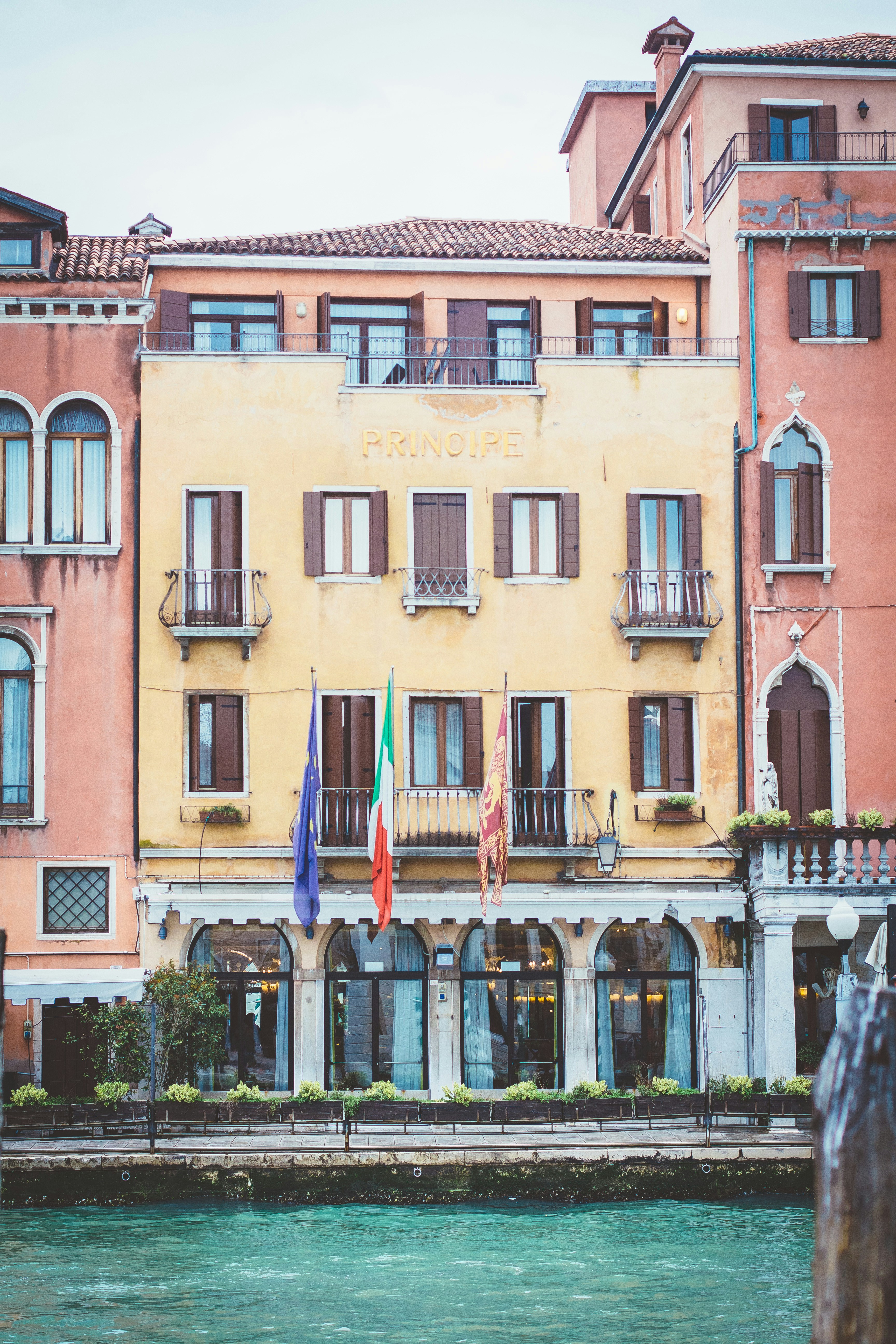 Photo by eugenezhyvchik