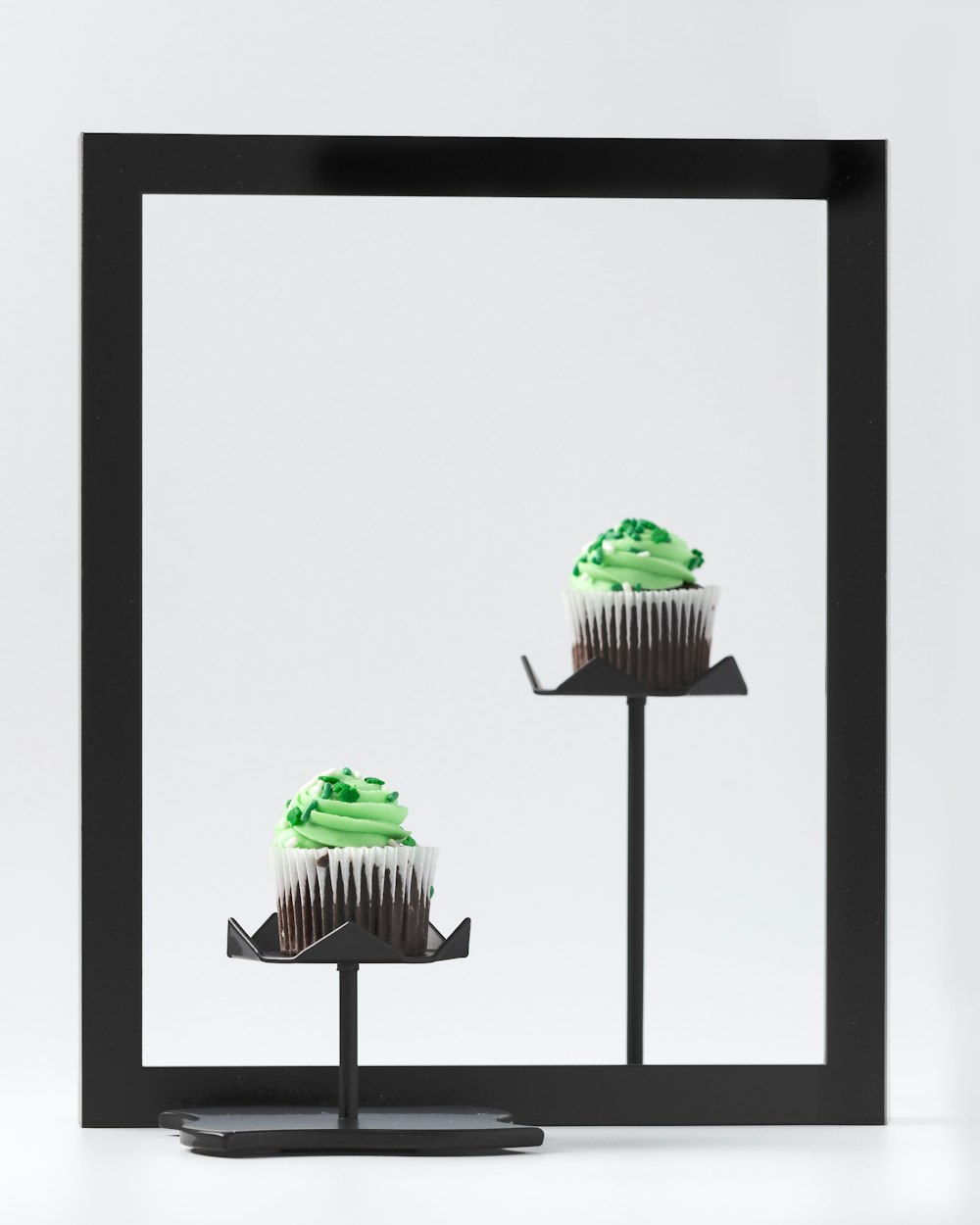 black cupcake rack
