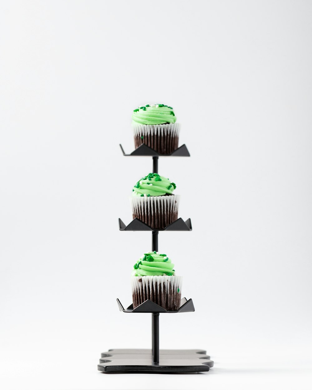 Suporte de cupcake preto de 3 camadas