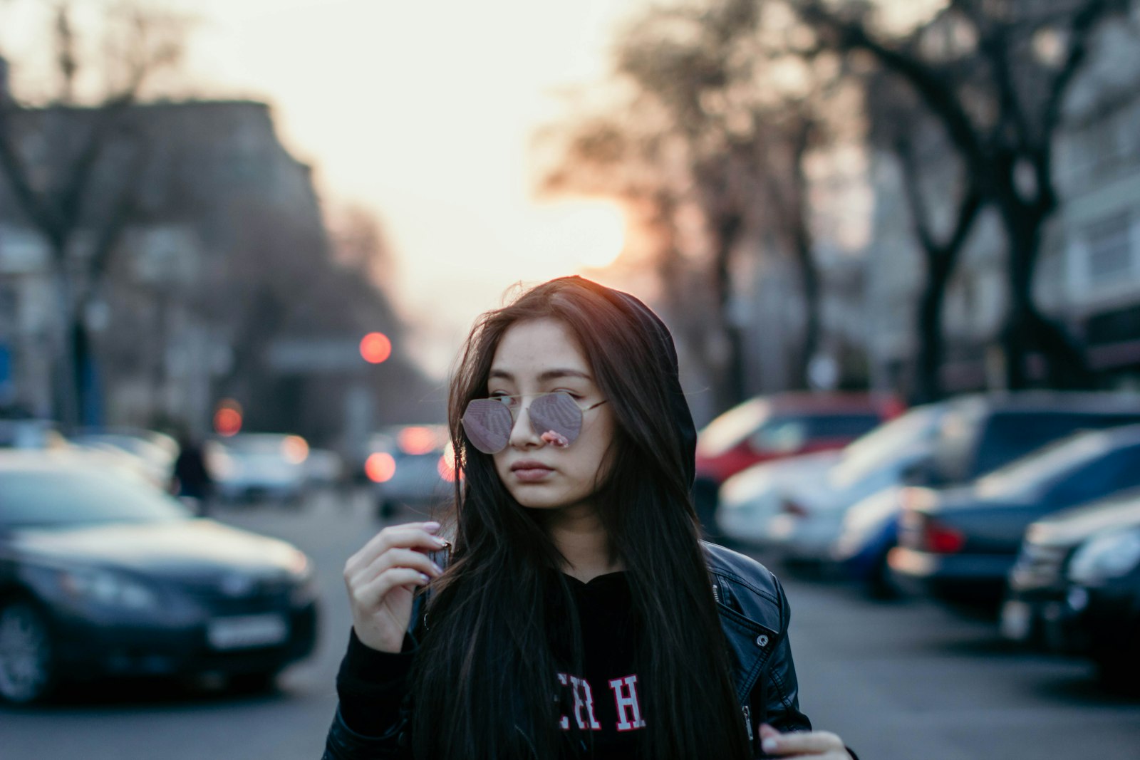 Canon EOS 60D + Sigma 50mm F1.4 EX DG HSM sample photo. Woman taking selfie outdoor photography