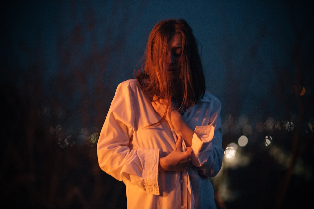 woman wearing white dress shirt