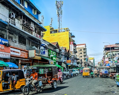 auto rickshaws on street