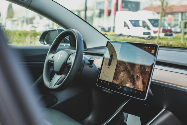 Live GPS map tracking dots representing real-time vehicle tracking