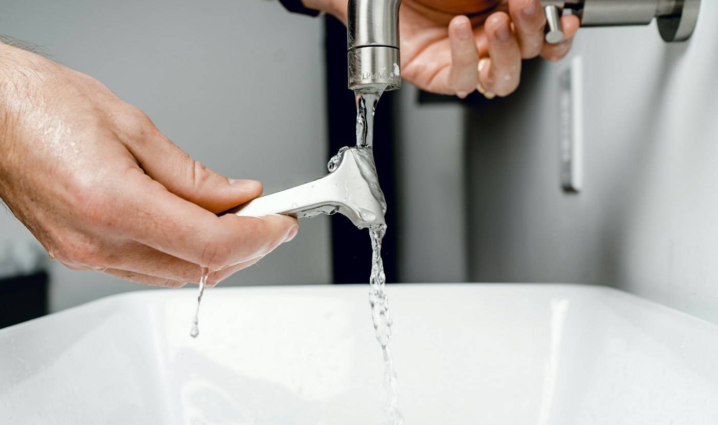Water running freely at a serviced tap