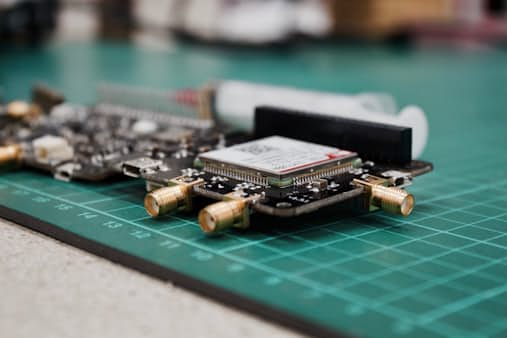 LoRa vs Sigfox vs NB-IoT: LPWAN Technology Comparison for 2025