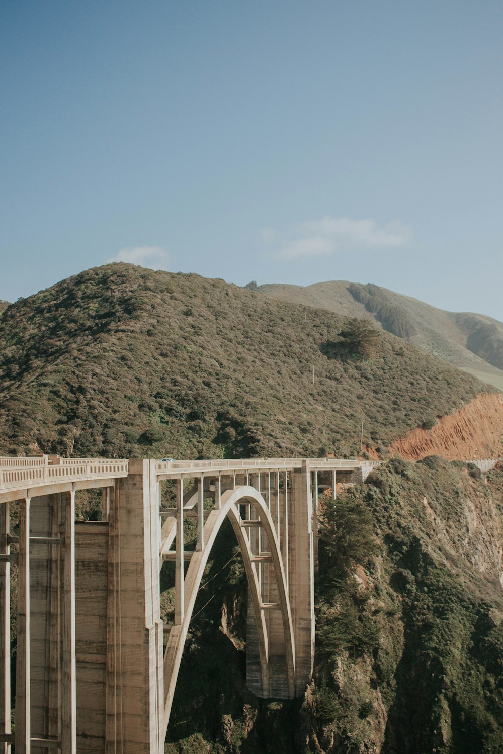 ponte ad arco bianco