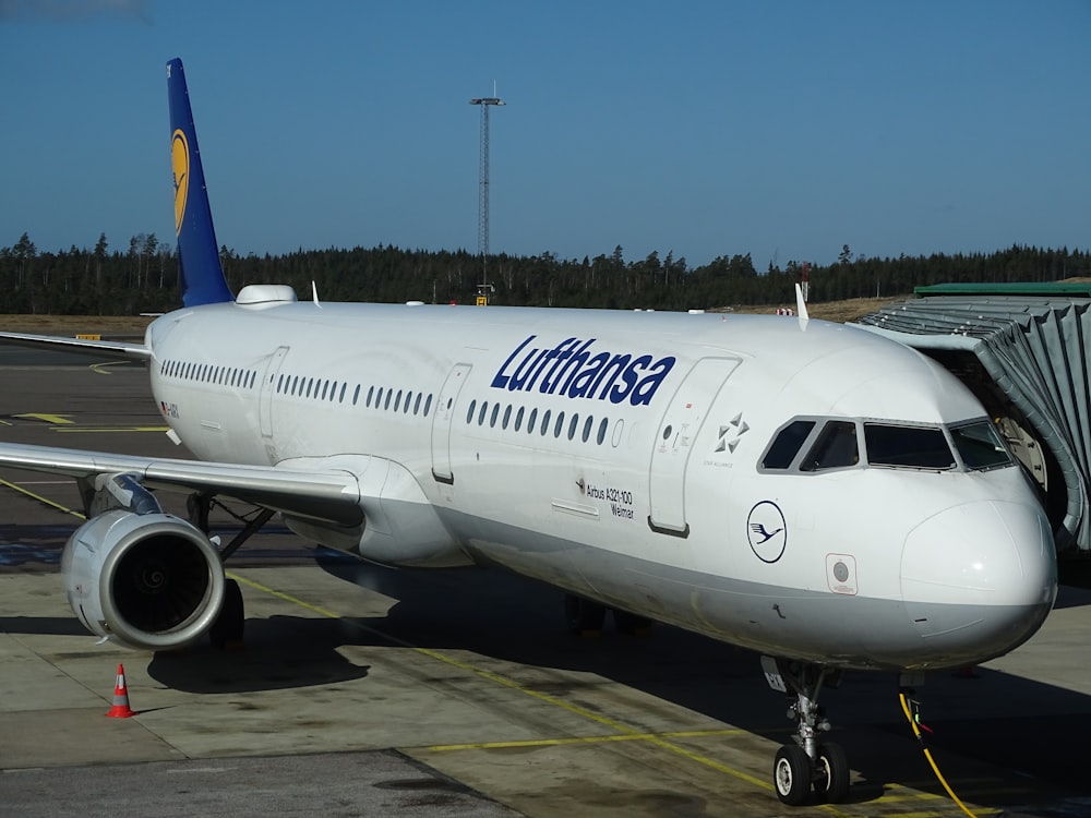 white Lufthansa airliner