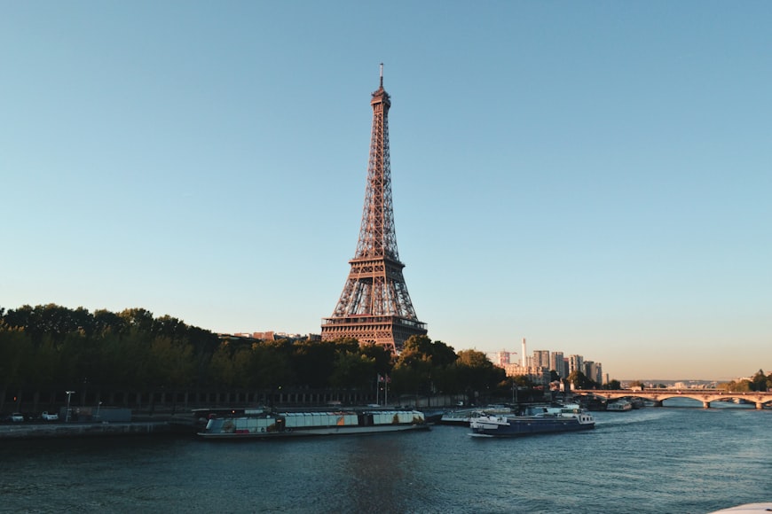 10 Places You Must Visit in Paris!