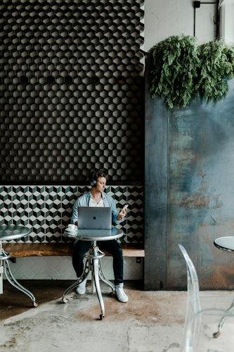 Profitable Niche Sites Built Entirely With AI