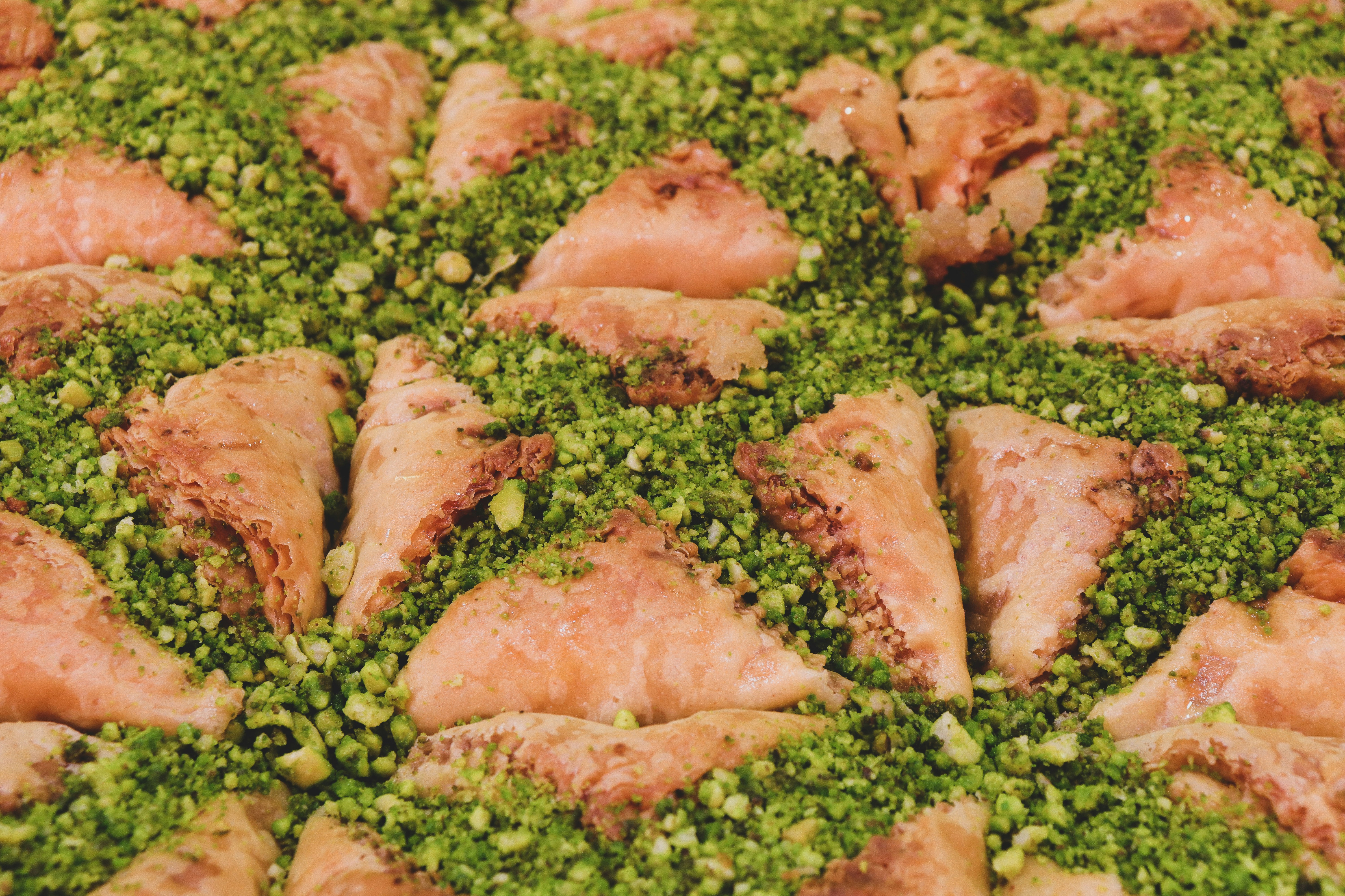 Grillowana Flądra z Sosem Pistacjowo-Ziołowym