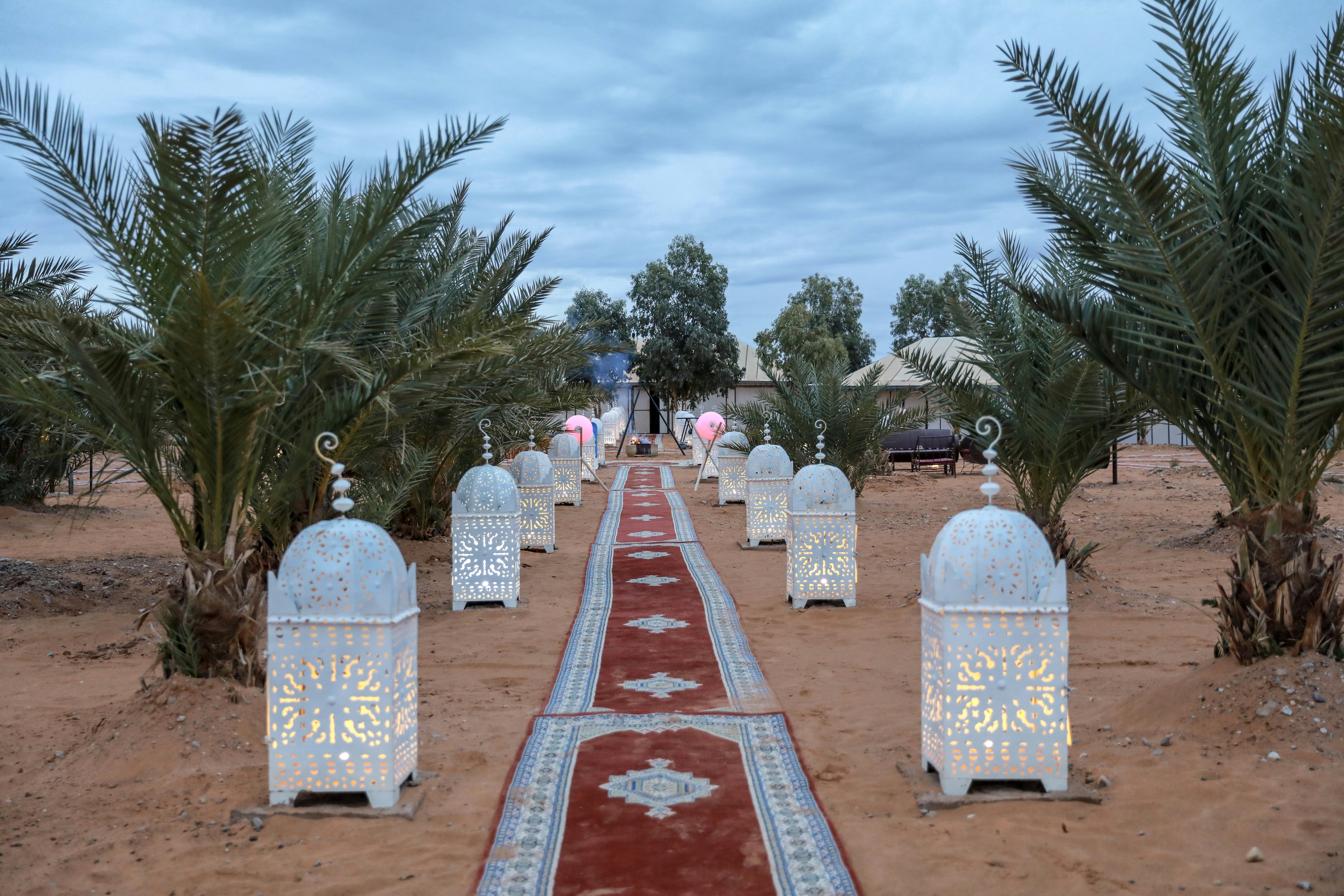 Wedding isle surrounded with lanterns