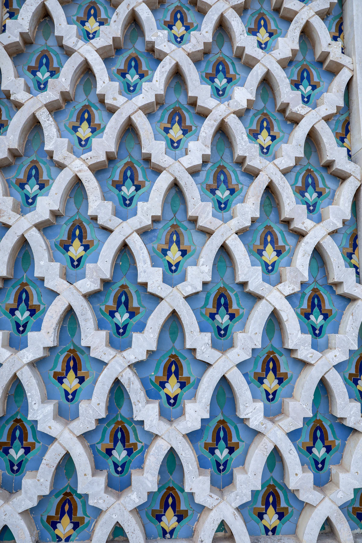 Estuaire du Bou Regreg entre Rabat et Salé, barques bleues et remparts historiques