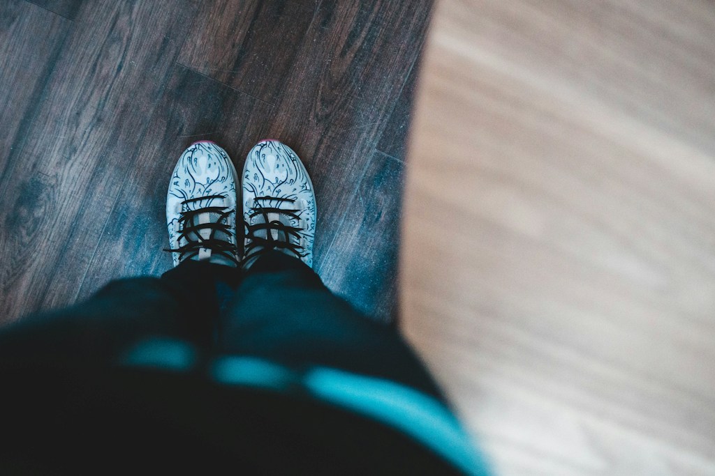 Sepatu Sneakers Putih